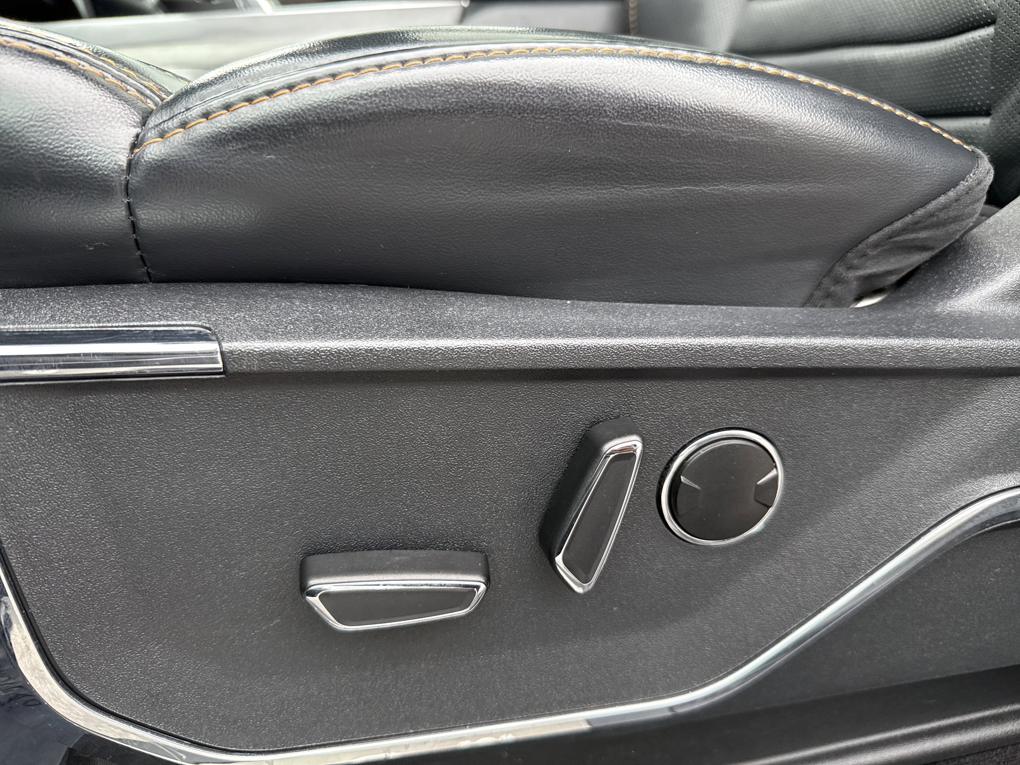 Certified 2023 Ford F150 Platinum w/ Equipment Group 701A High image 14