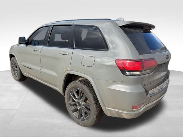 Used 2021 Jeep Grand Cherokee Laredo X image 2