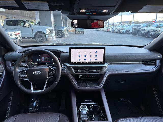 Certified 2025 Ford Explorer Platinum w/ LUX Leather Package image 33