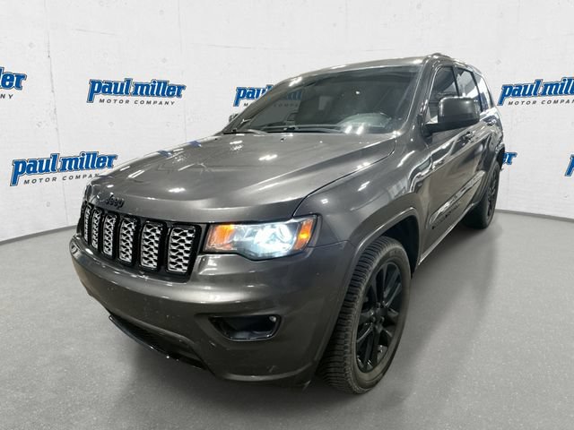 Used 2018 Jeep Grand Cherokee Altitude AWD/4WD image 1