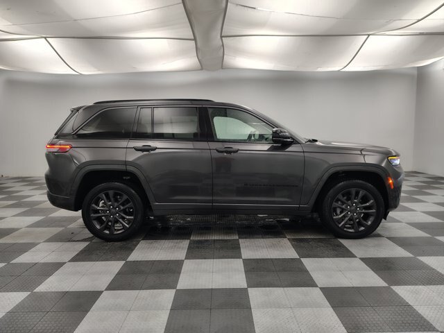 Used 2026 Jeep Grand Cherokee Limited AWD/4WD image 12
