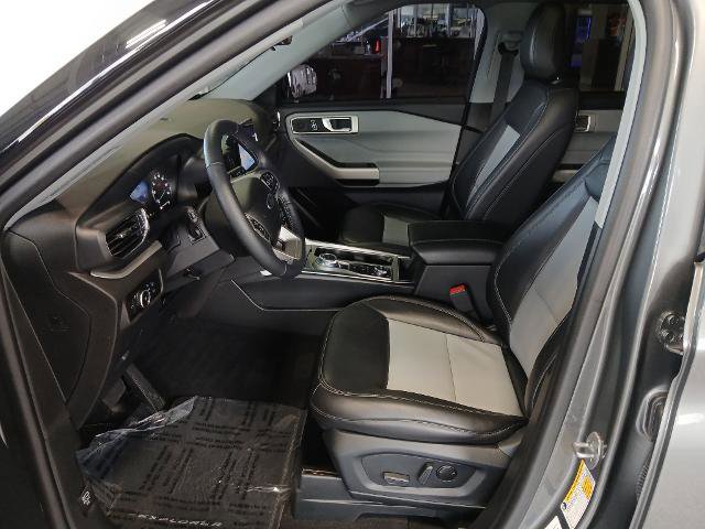 Certified 2023 Ford Explorer XLT w/ Equipment Group 202A image 11