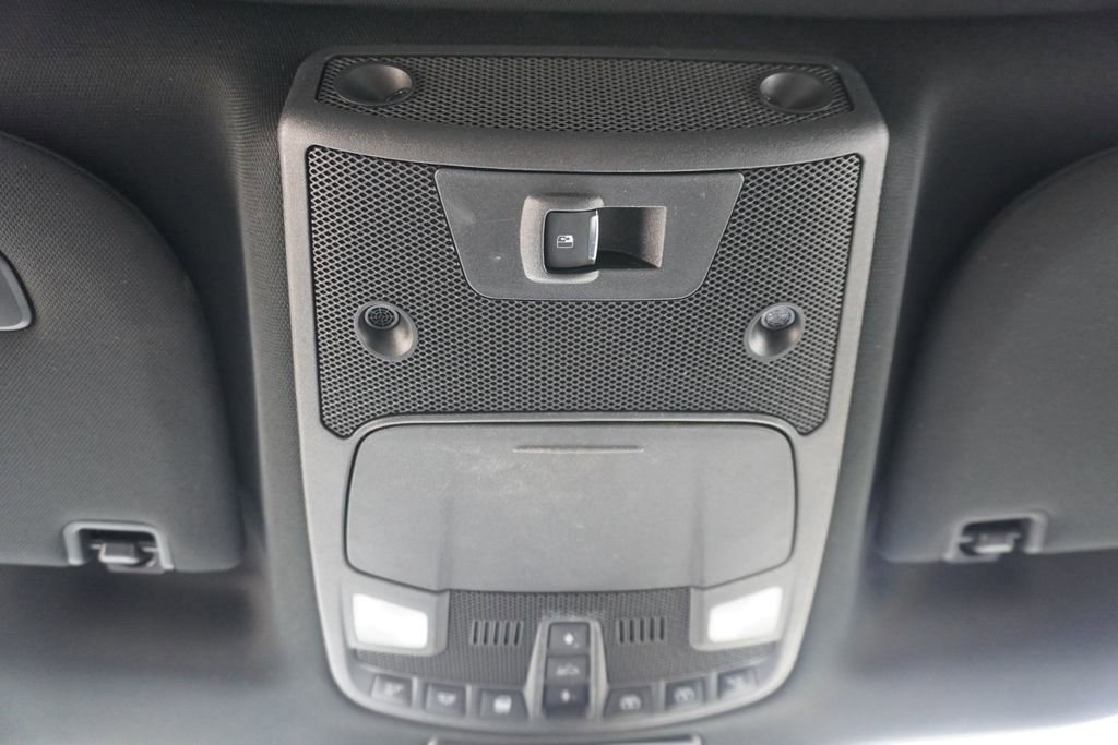 Certified 2020 Ford Edge Titanium FWD image 18