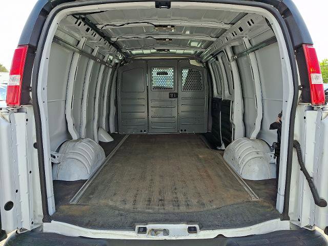Used 2022 Chevrolet Express 2500 w/ Communications Package RWD image 28