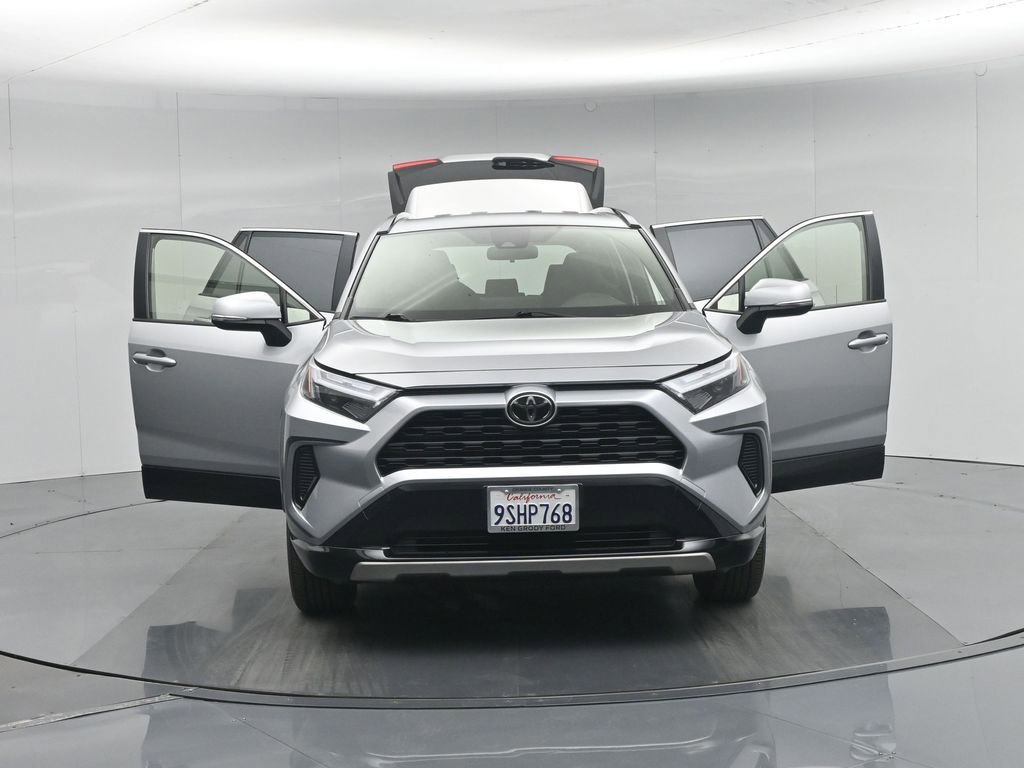 Used 2025 Toyota RAV4 SE AWD/4WD image 31