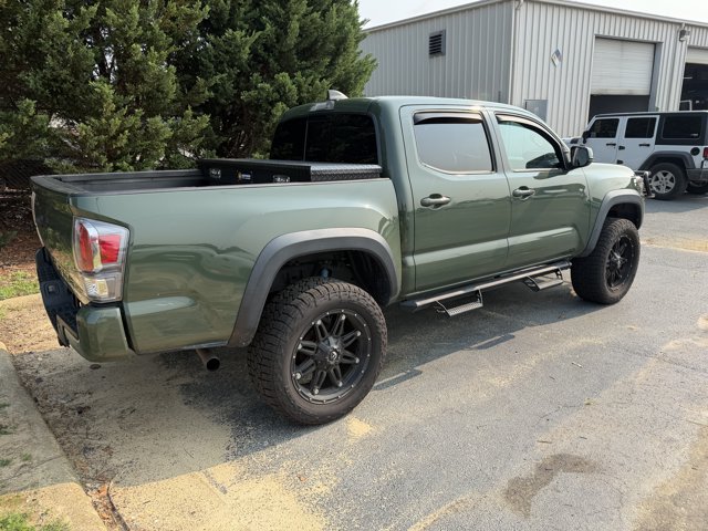 Used 2022 Toyota Tacoma TRD Off-Road w/ Technology Package AWD/4WD image 4