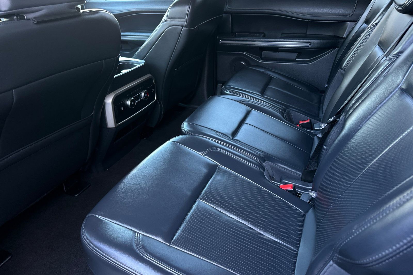 Certified 2024 Ford Expedition Max XLT image 11