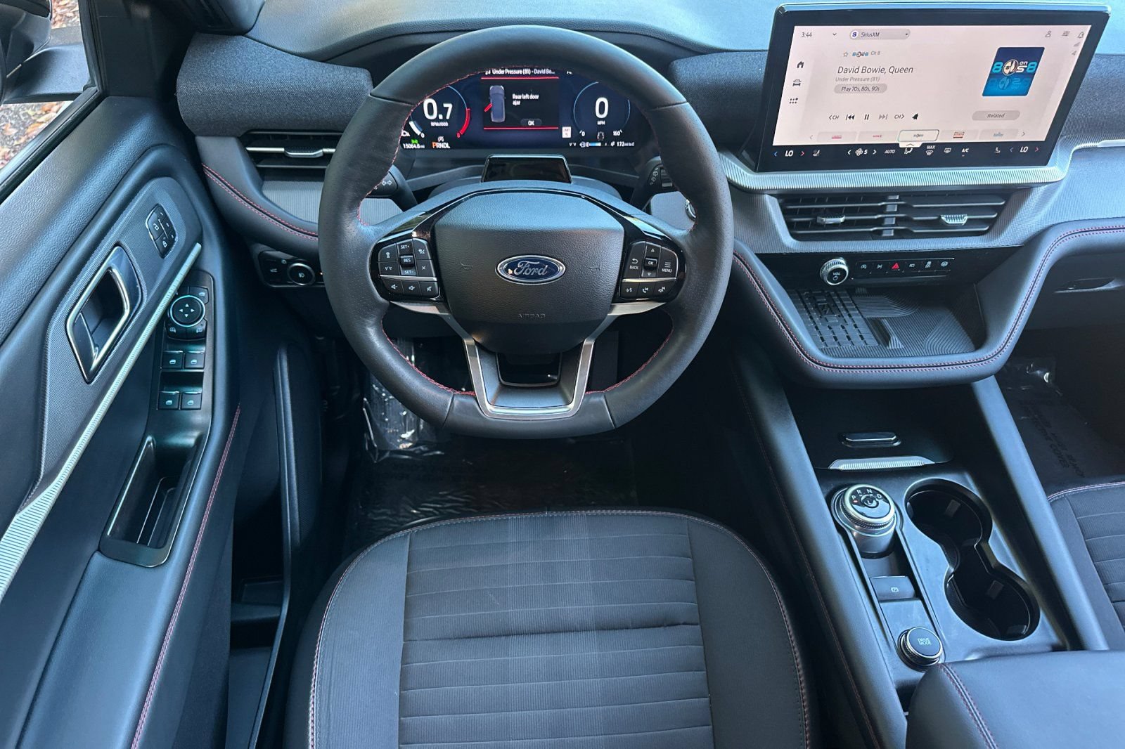 Certified 2025 Ford Explorer ST-Line w/ Premium Package AWD/4WD image 16