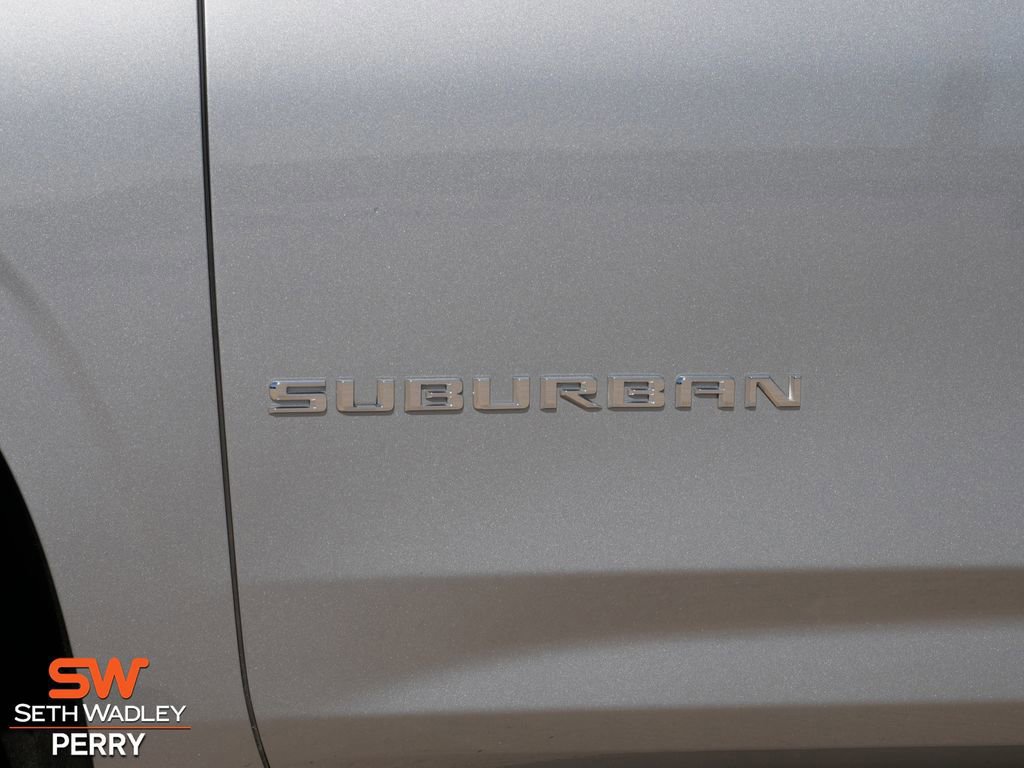 Used 2024 Chevrolet Suburban LT image 11
