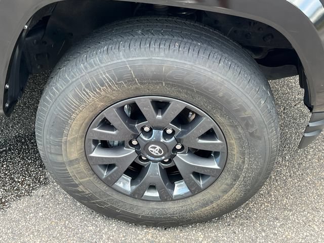 Used 2023 Toyota Tacoma SR5 RWD image 15