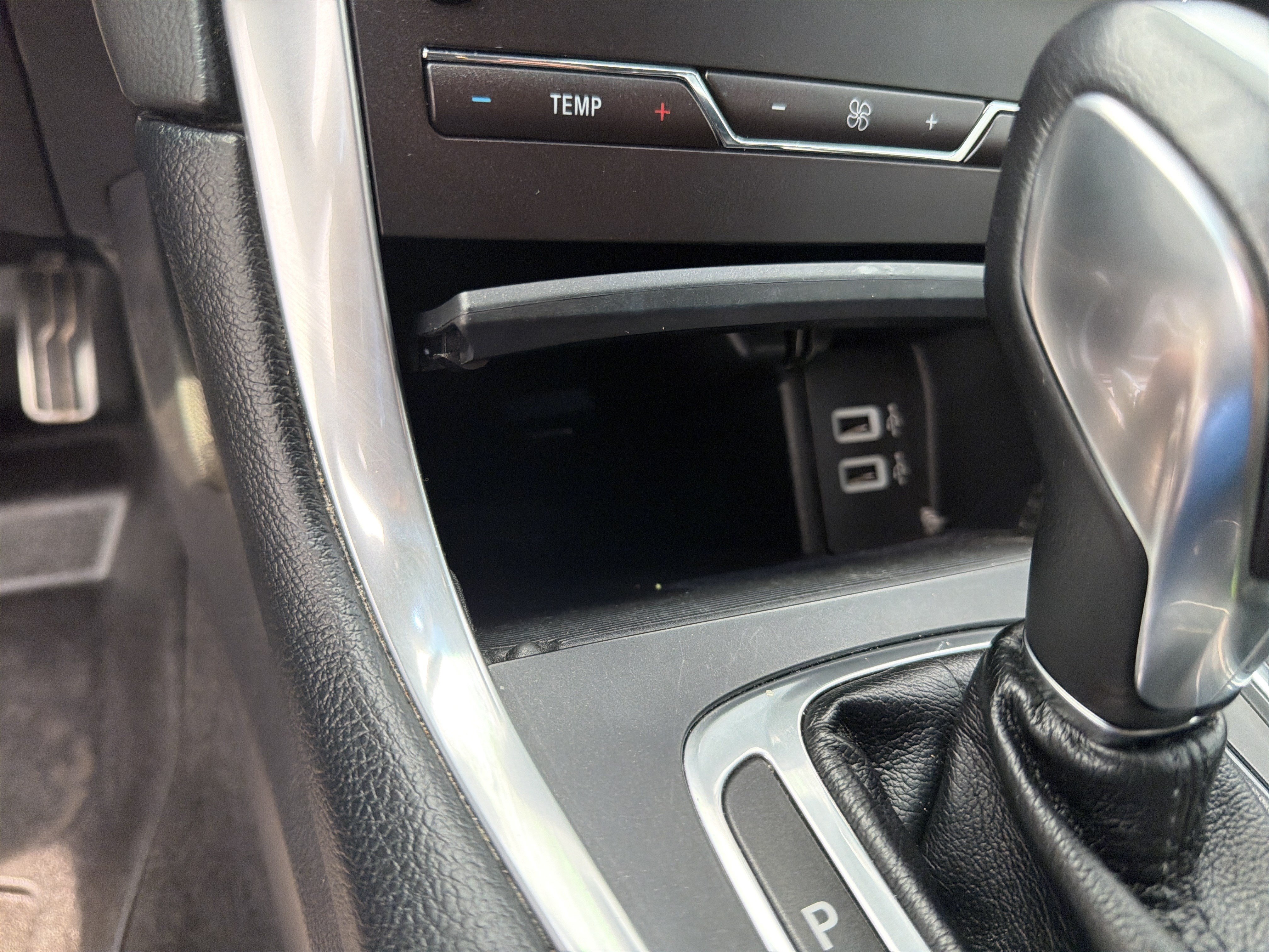 Certified 2018 Ford Edge Sport w/ Ford Safe & Smart Package AWD/4WD image 39