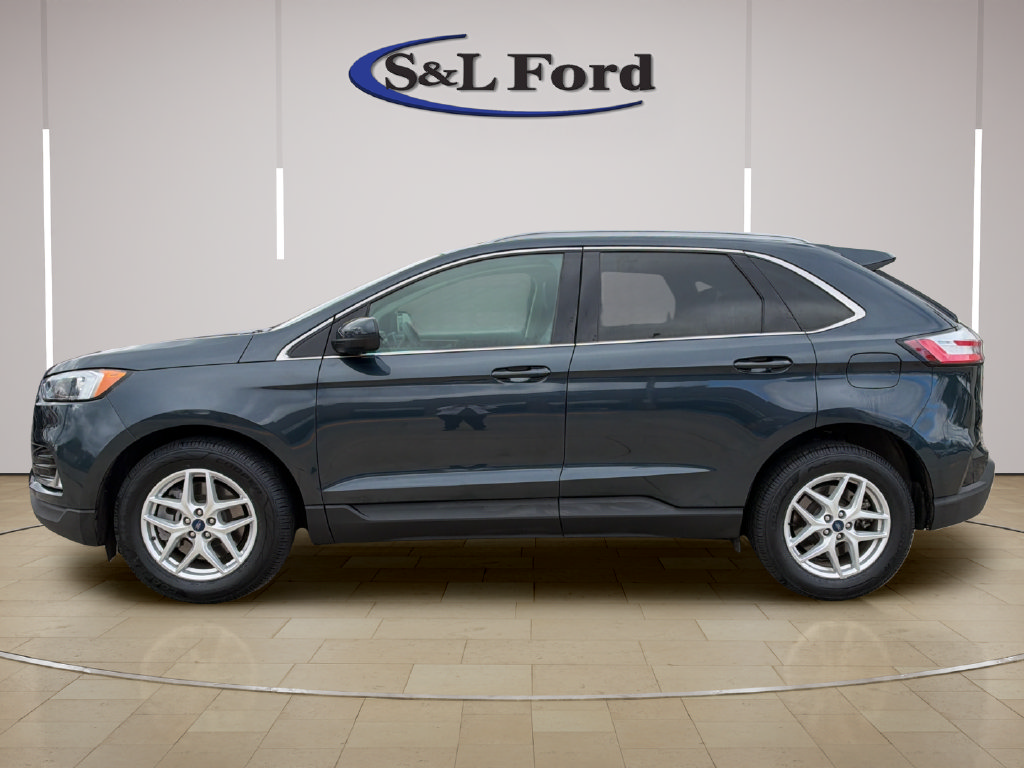 Certified 2022 Ford Edge SEL w/ Convenience Package AWD/4WD image 3
