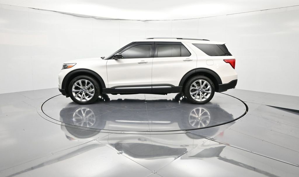 Certified 2023 Ford Explorer Platinum w/ Technology Package image 4