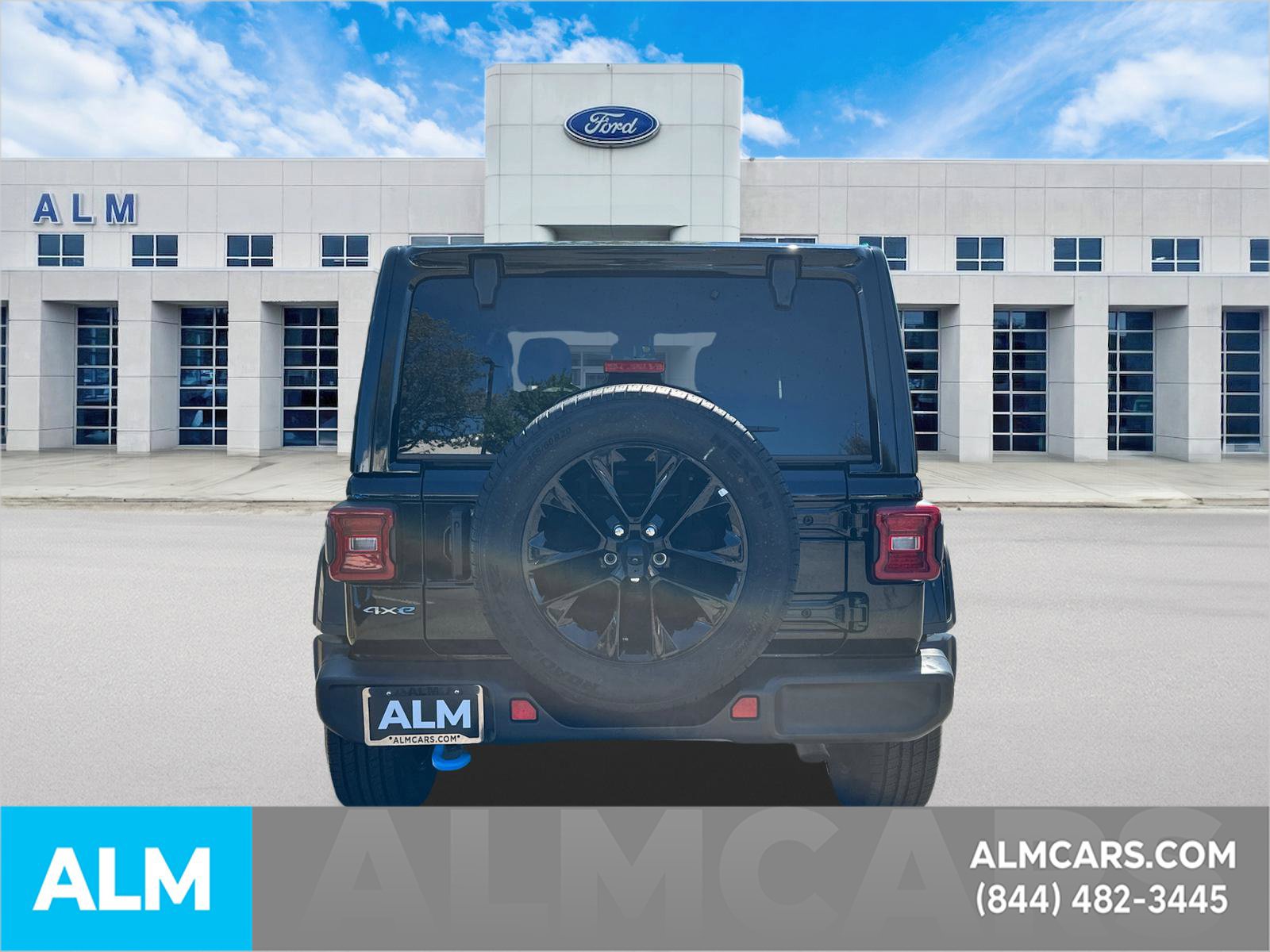 Used 2024 Jeep Wrangler Unlimited Sahara AWD/4WD image 6