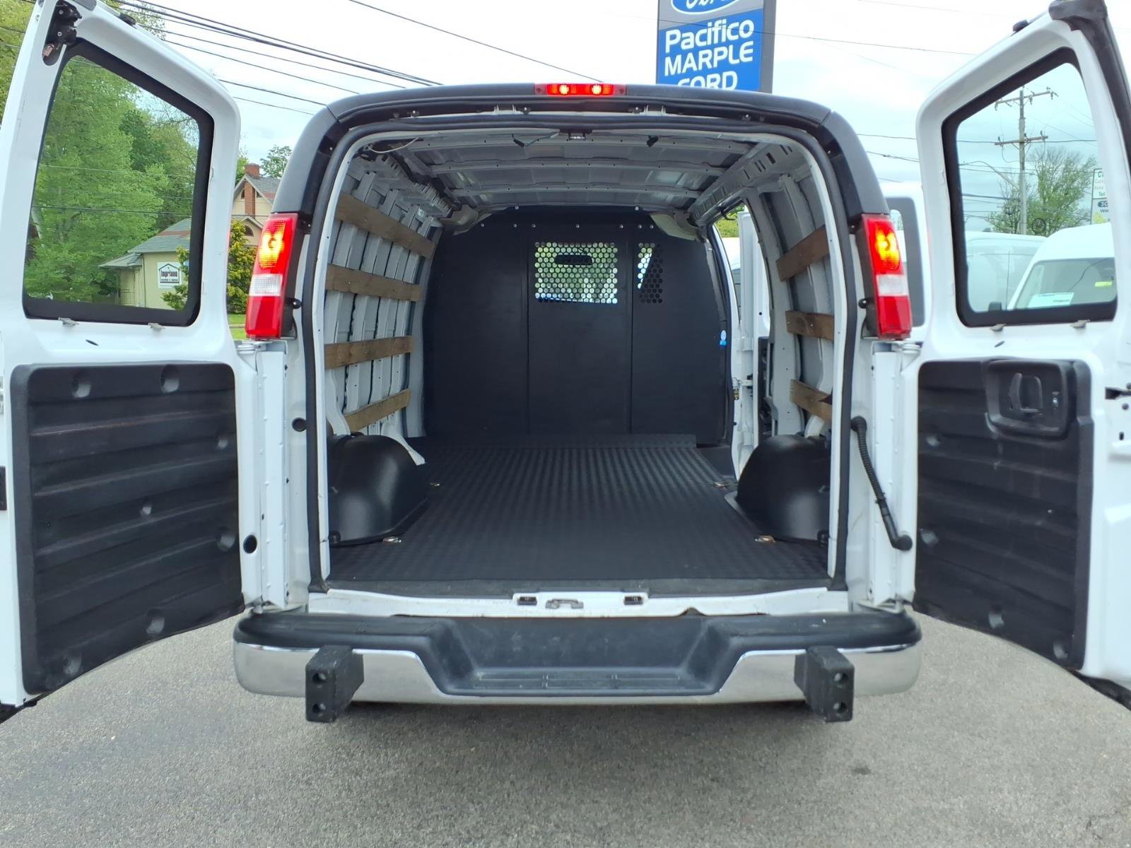 Used 2024 GMC Savana 2500 w/ Driver Convenience Package RWD image 17