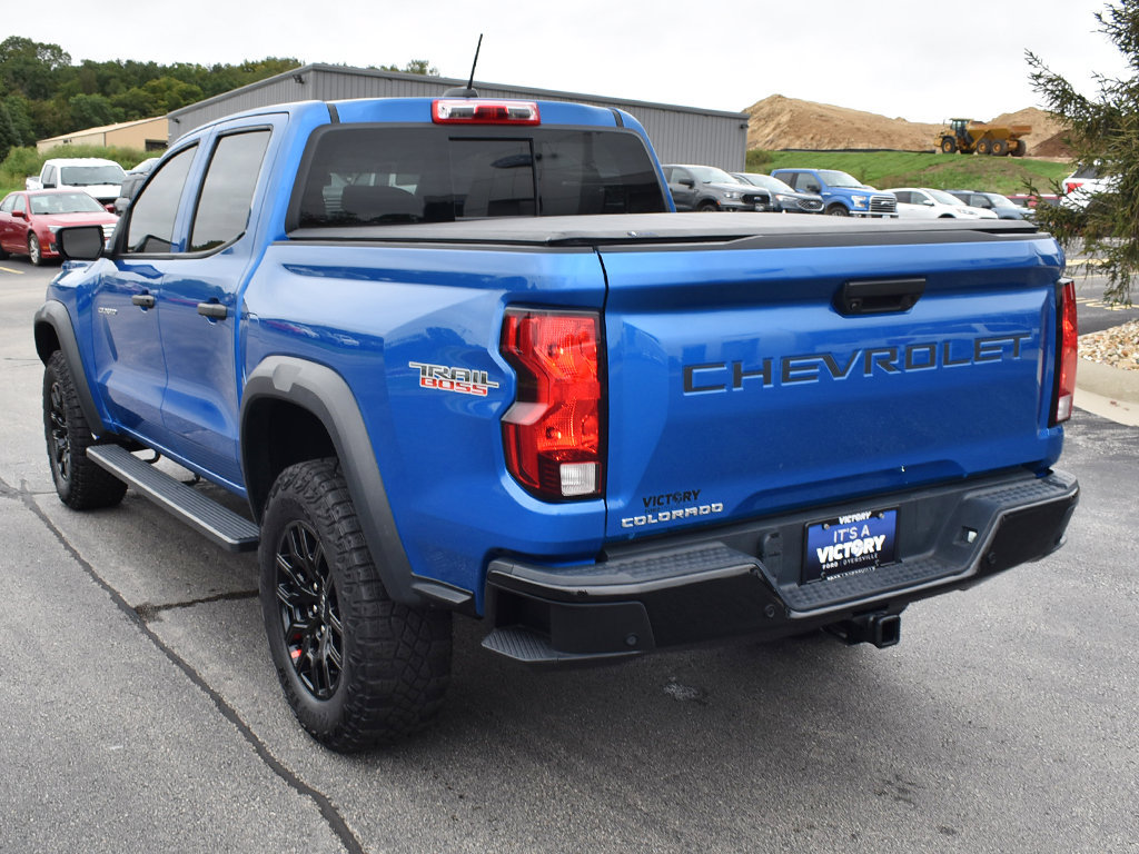 Used 2023 Chevrolet Colorado Trail Boss w/ Technology Package AWD/4WD image 3