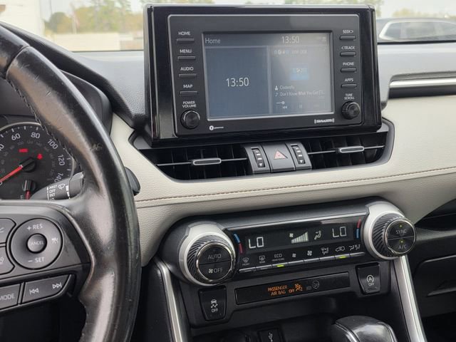 Used 2020 Toyota RAV4 XLE Premium image 9