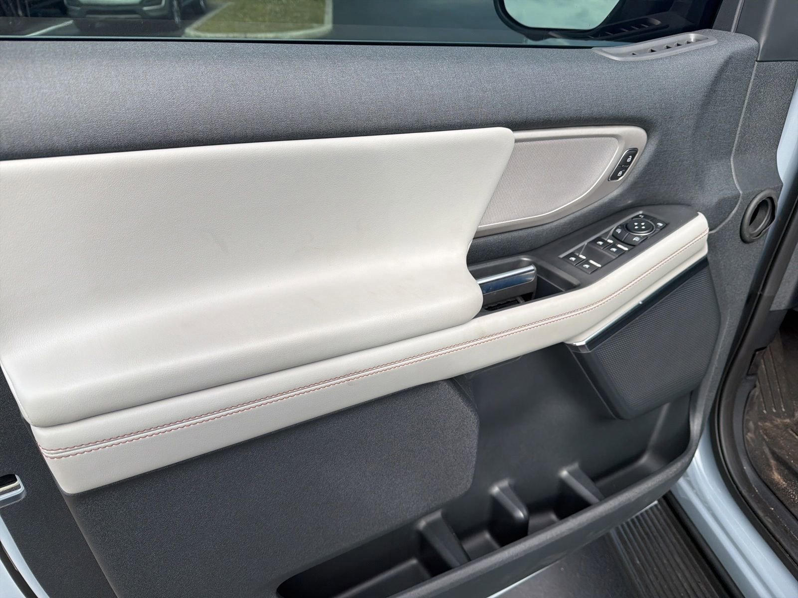 Certified 2025 Ford Expedition Active RWD image 17