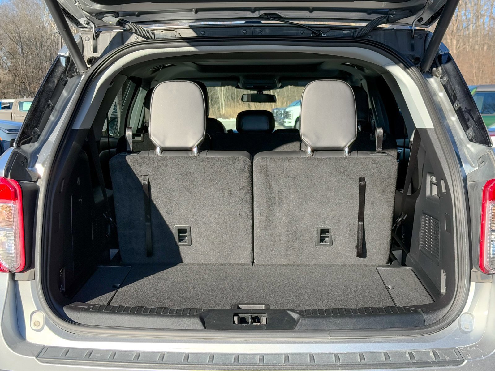 Certified 2022 Ford Explorer XLT w/ Equipment Group 202A image 14