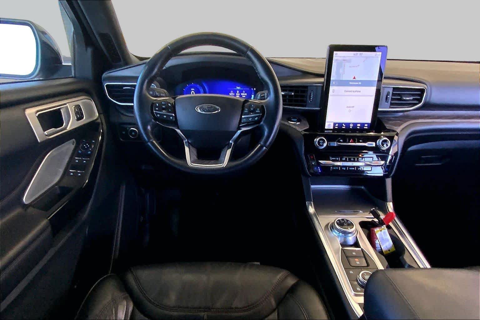 Certified 2023 Ford Explorer Platinum w/ Technology Package AWD/4WD image 6