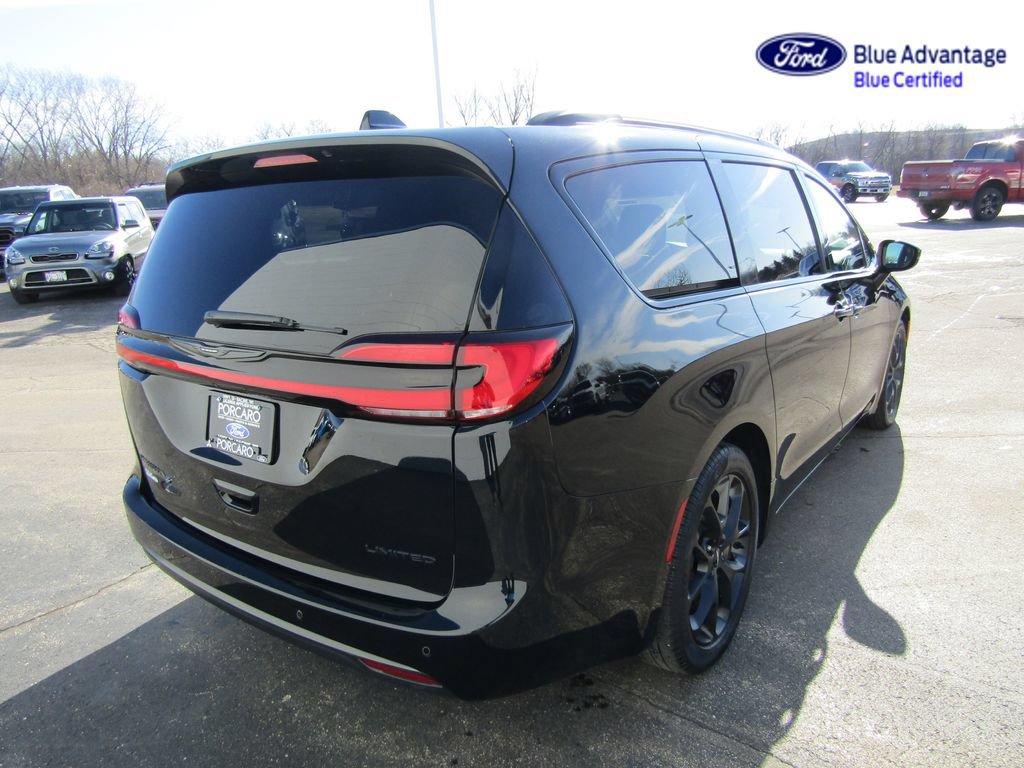 Used 2025 Chrysler Pacifica Limited FWD image 9
