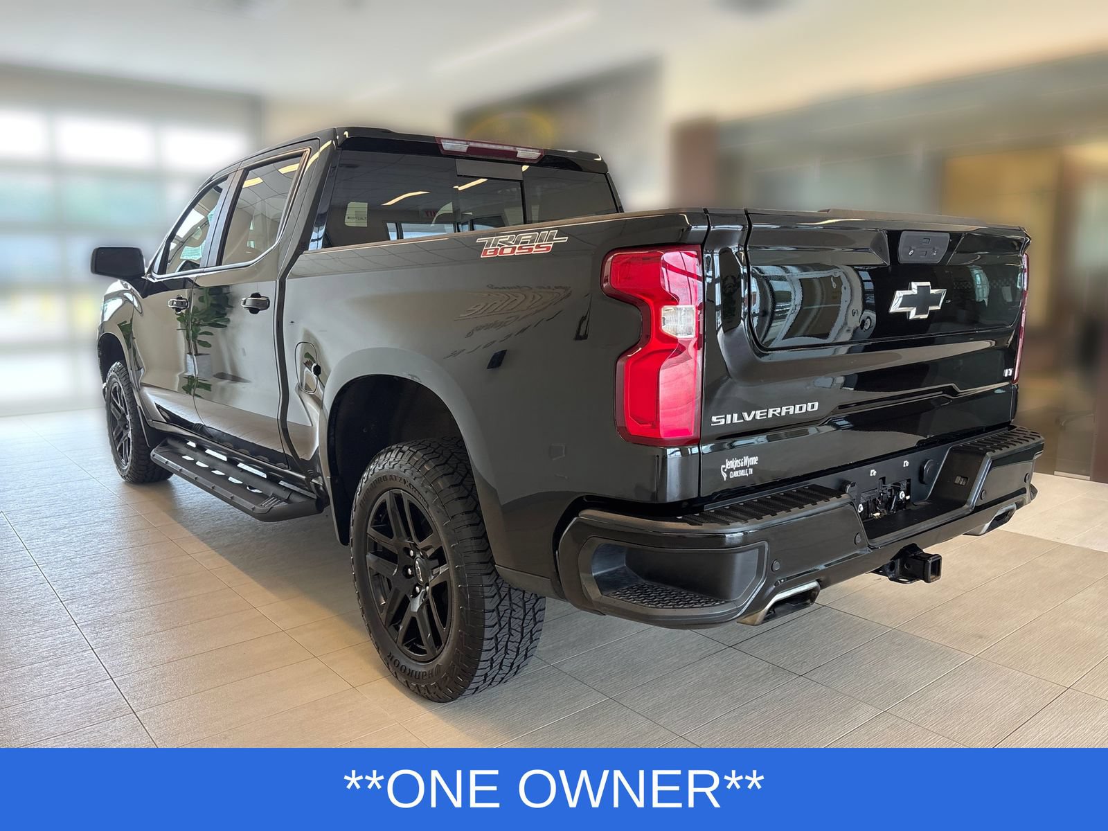 Used 2022 Chevrolet Silverado 1500 LT Trail Boss w/ Convenience Package II AWD/4WD image 3