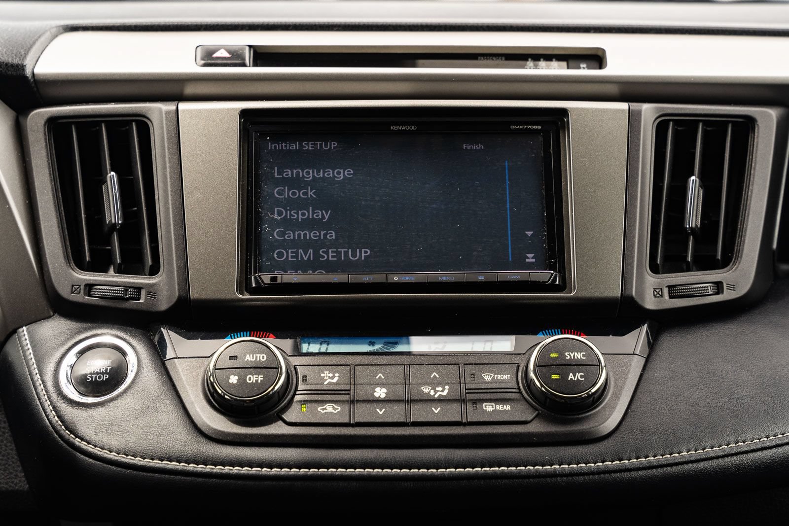 Used 2018 Toyota RAV4 XLE w/ Plus Extra Value Package FWD image 28
