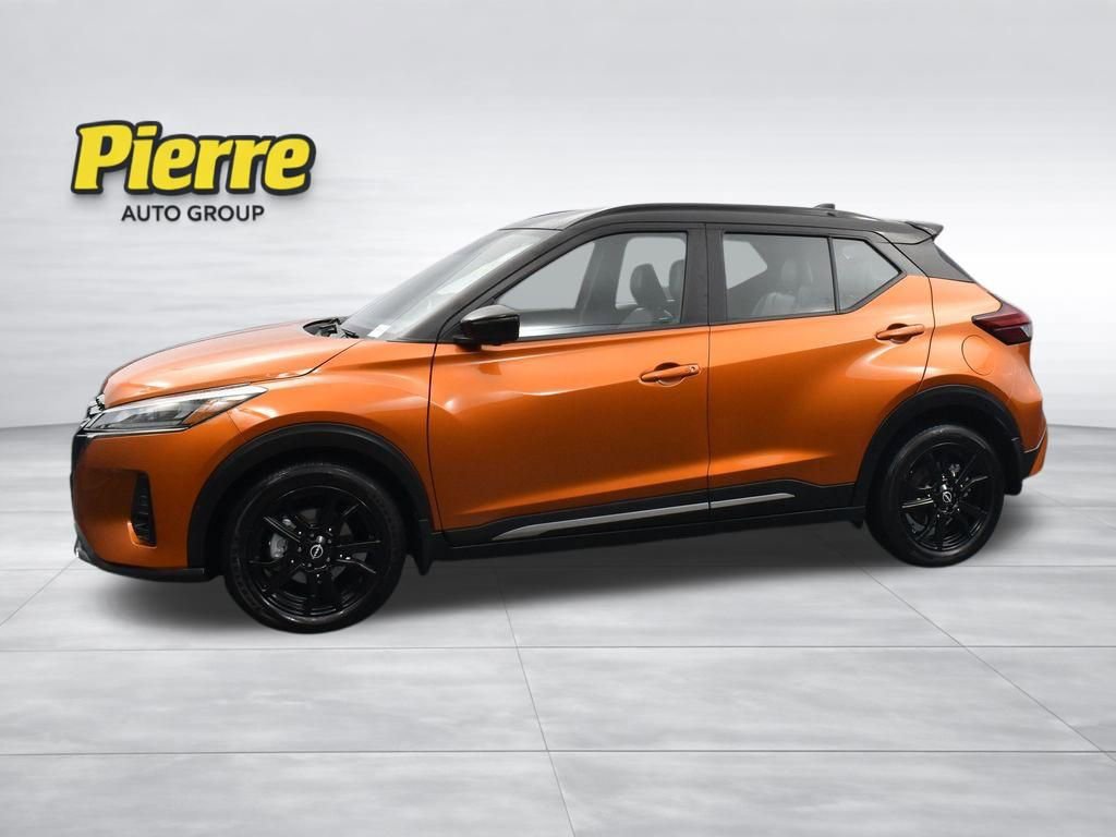 Used 2022 Nissan Kicks SR w/ Premium Package image 6