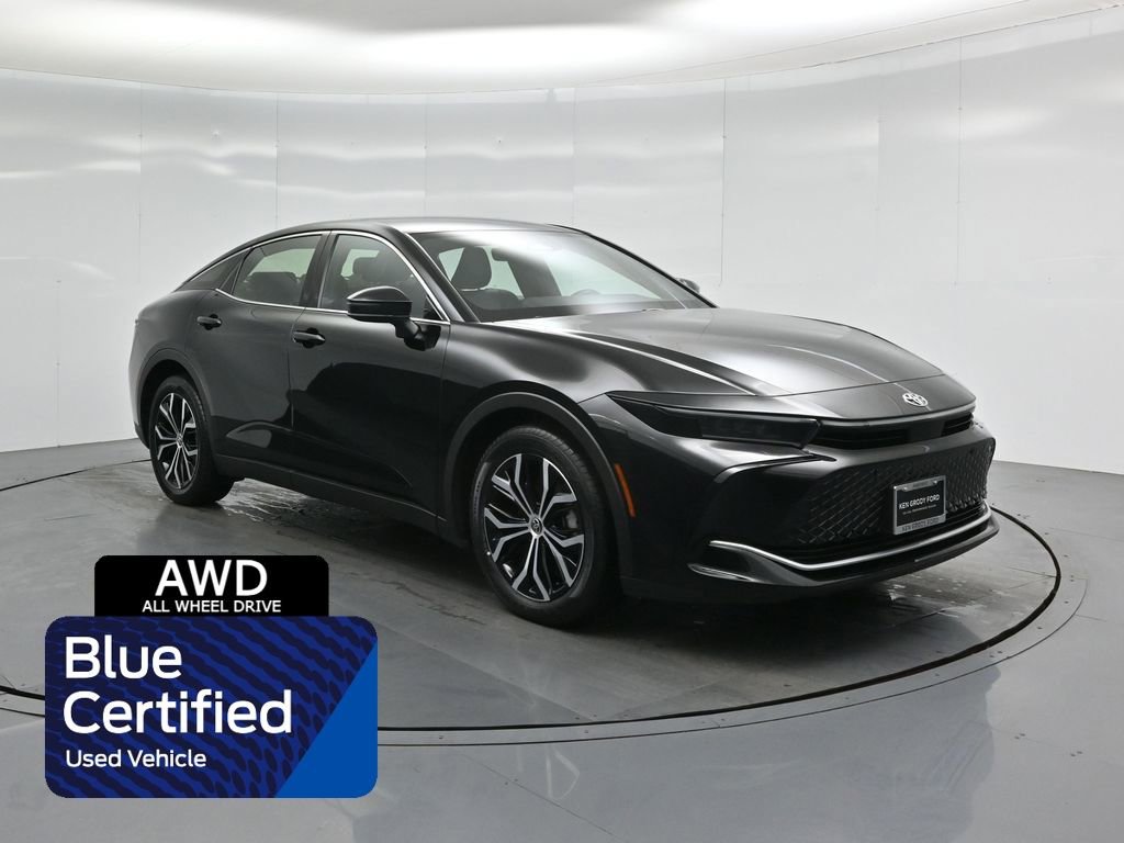 Used 2024 Toyota Crown Limited image 1