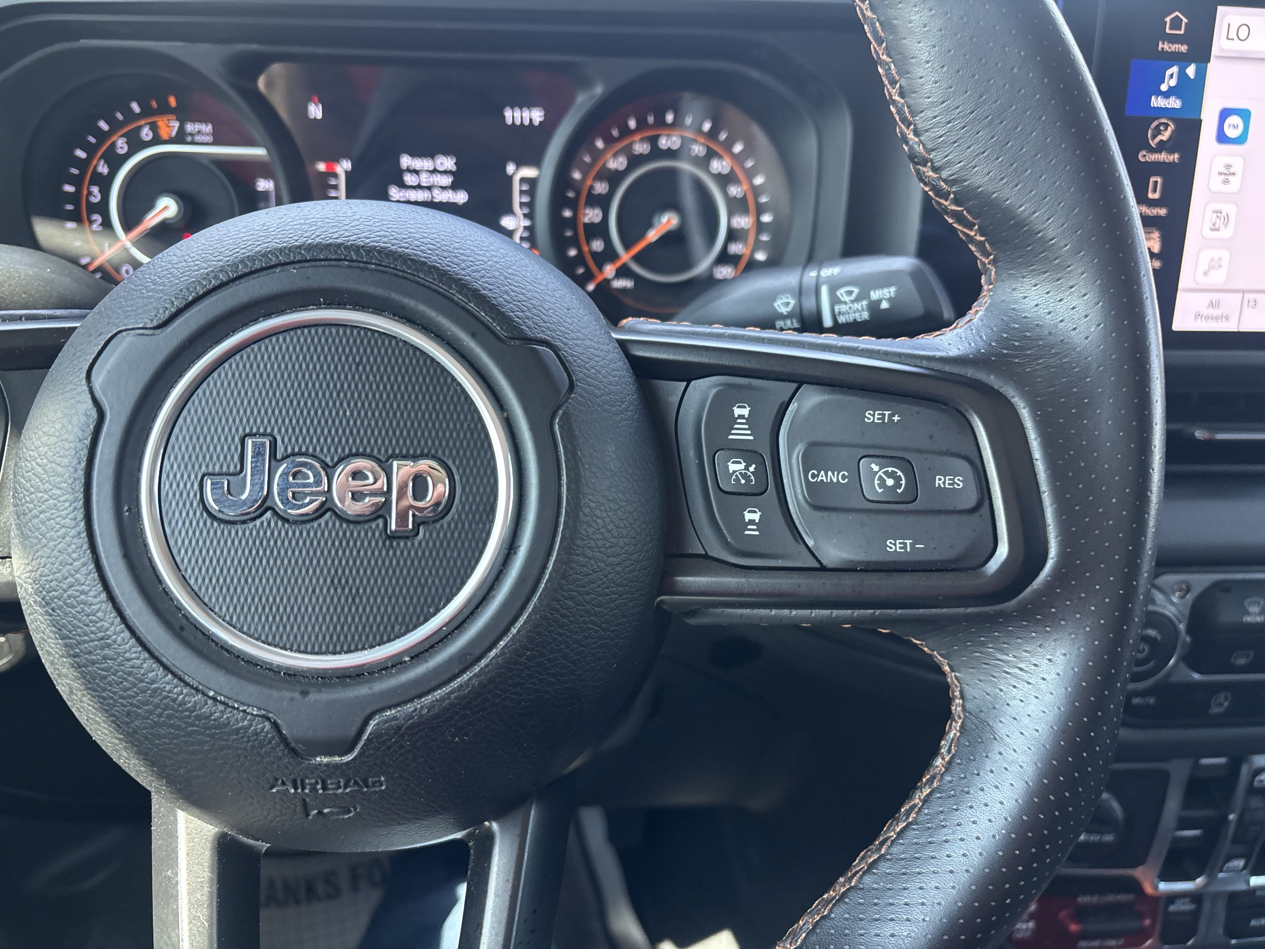 Used 2025 Jeep Gladiator Mojave AWD/4WD image 27