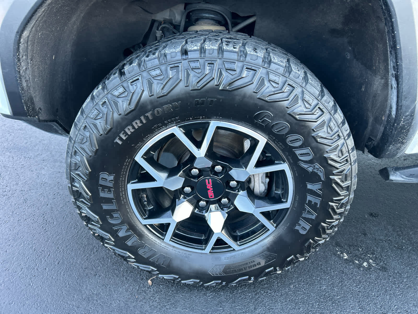 Used 2023 GMC Canyon AT4X image 14