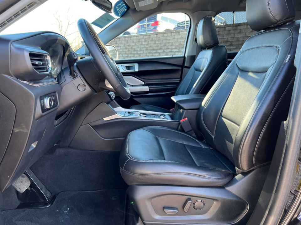 Certified 2023 Ford Explorer Limited w/ Limited Technology Package image 7