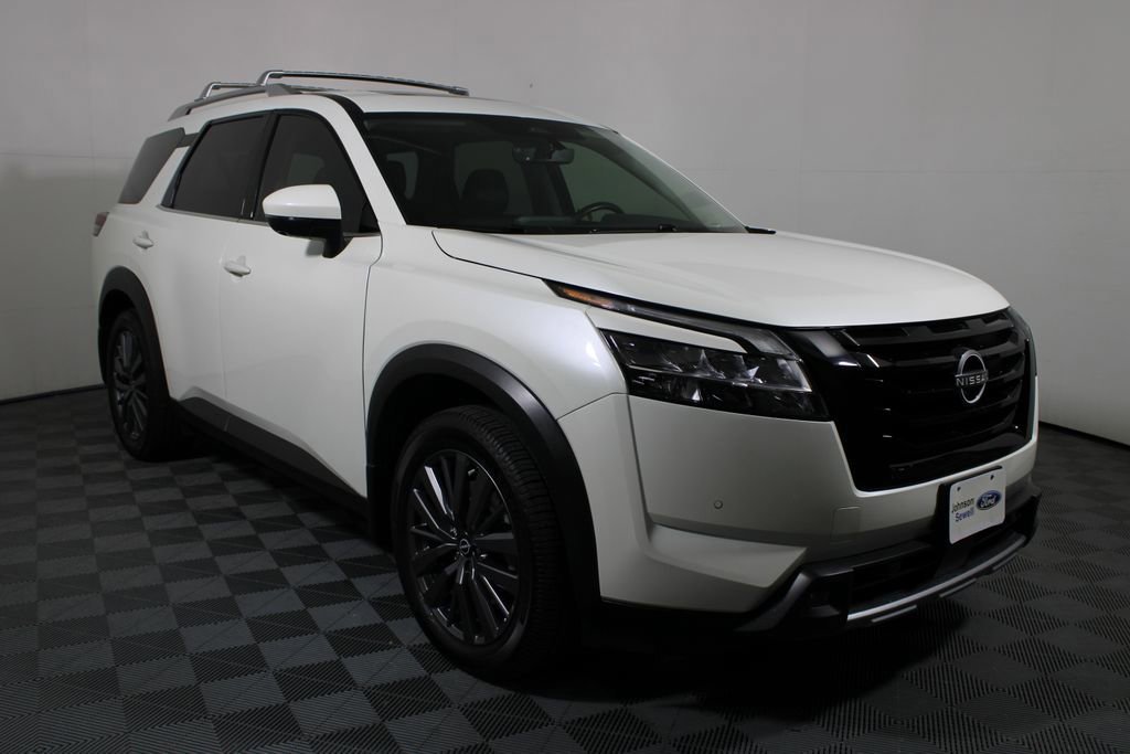 Used 2024 Nissan Pathfinder SL w/ SL Premium Package image 5