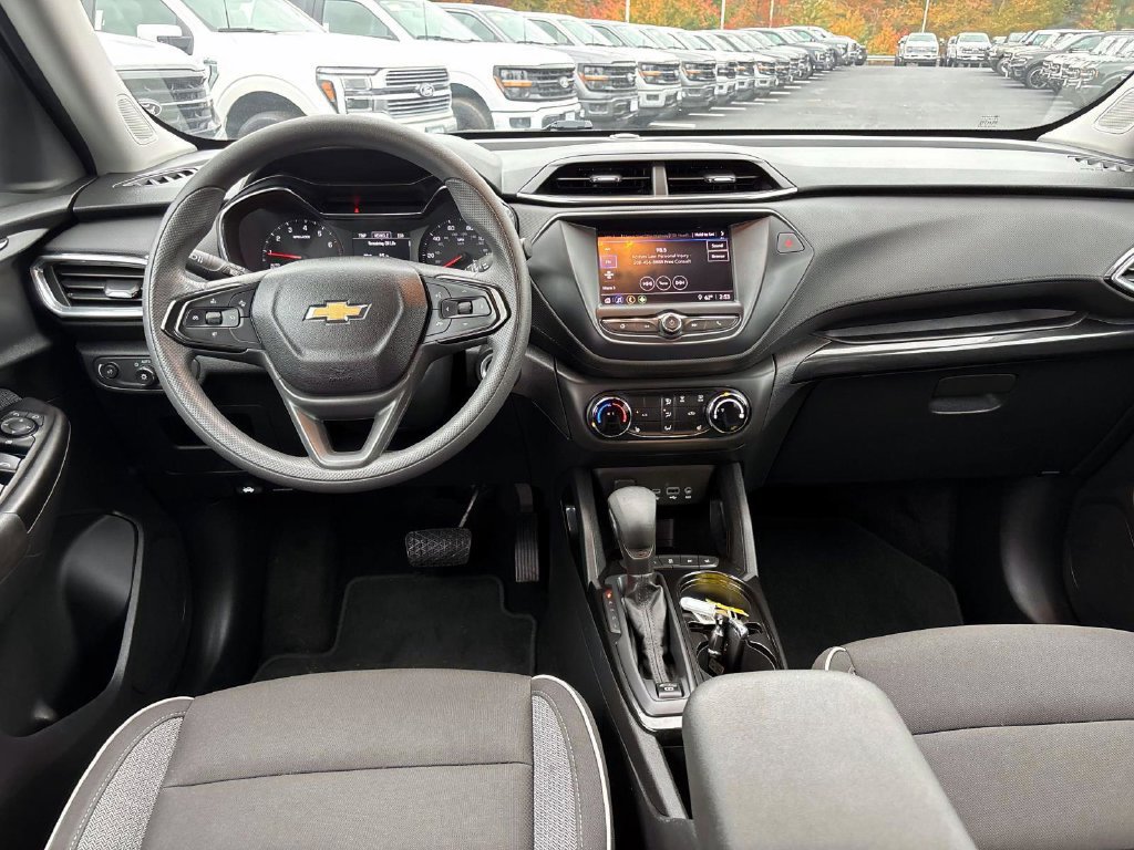 Used 2022 Chevrolet TrailBlazer LT FWD image 13