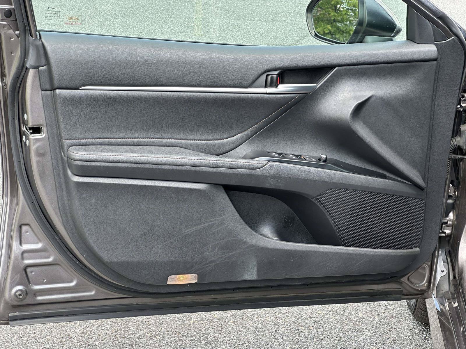 Used 2018 Toyota Camry XLE FWD image 14