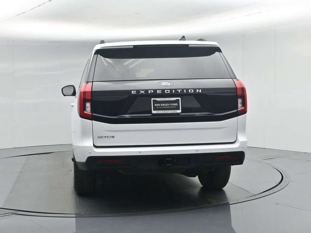 Certified 2025 Ford Expedition Active AWD/4WD image 33