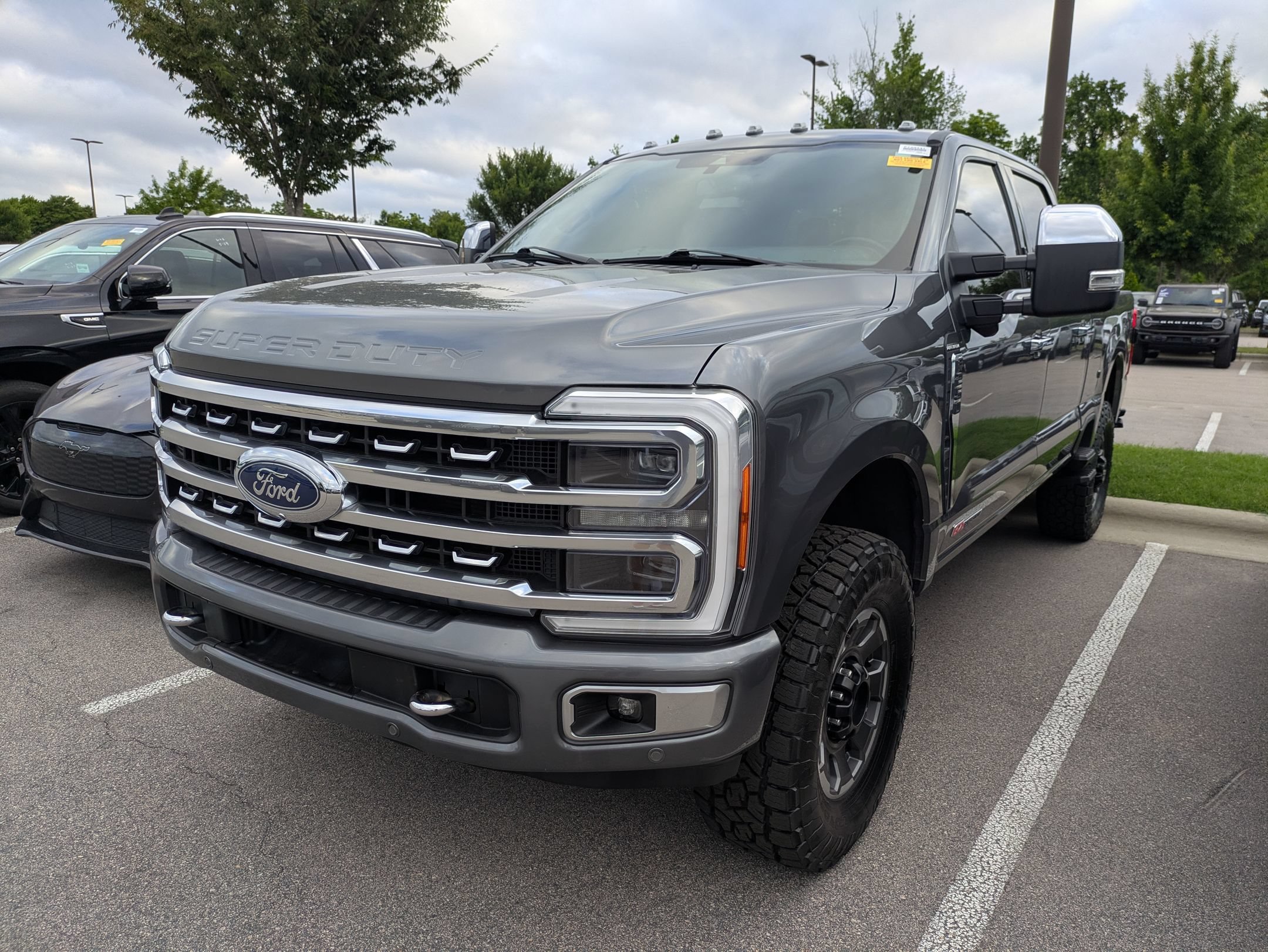 Certified 2023 Ford F250 Platinum w/ Tremor Off-Road Package AWD/4WD image 3