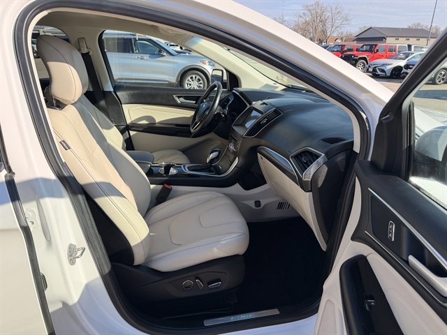 Certified 2018 Ford Edge Titanium w/ Ford Safe & Smart Package image 8