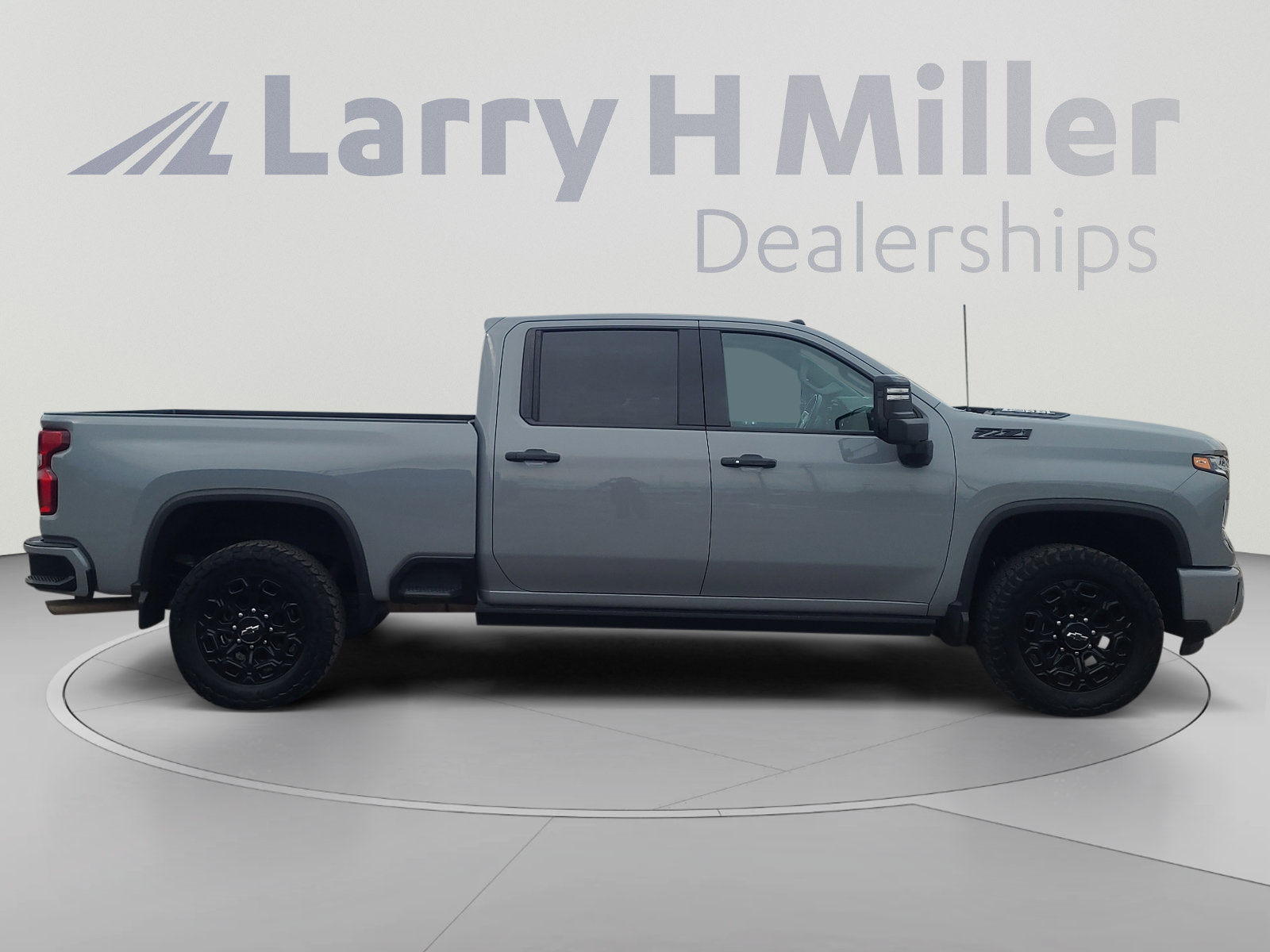 Used 2024 Chevrolet Silverado 2500 LTZ w/ LTZ Plus Package AWD/4WD image 6