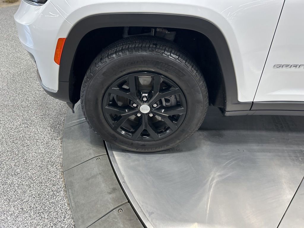 Used 2022 Jeep Grand Cherokee L Limited AWD/4WD image 34