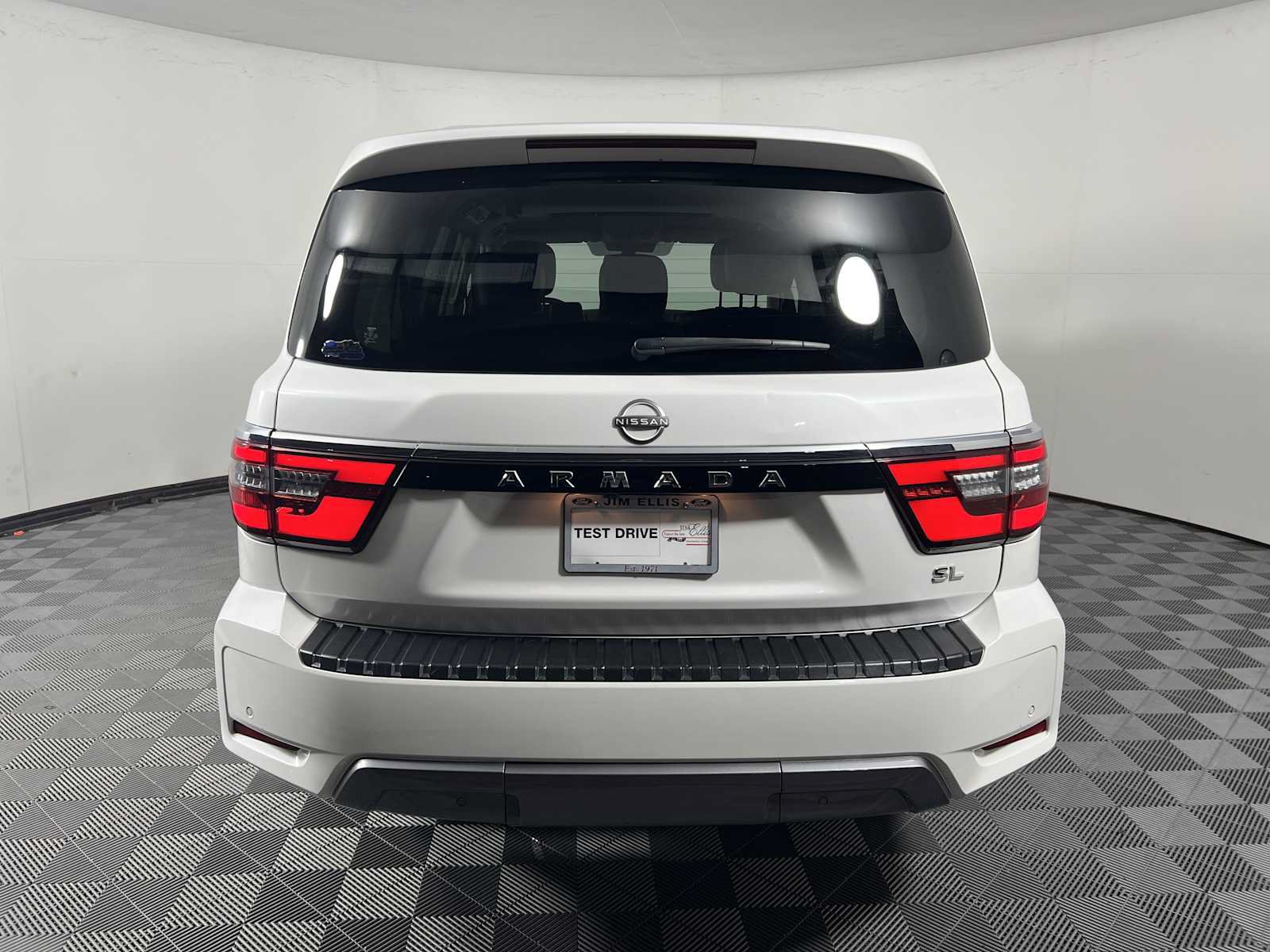 Used 2023 Nissan Armada SL AWD/4WD image 6