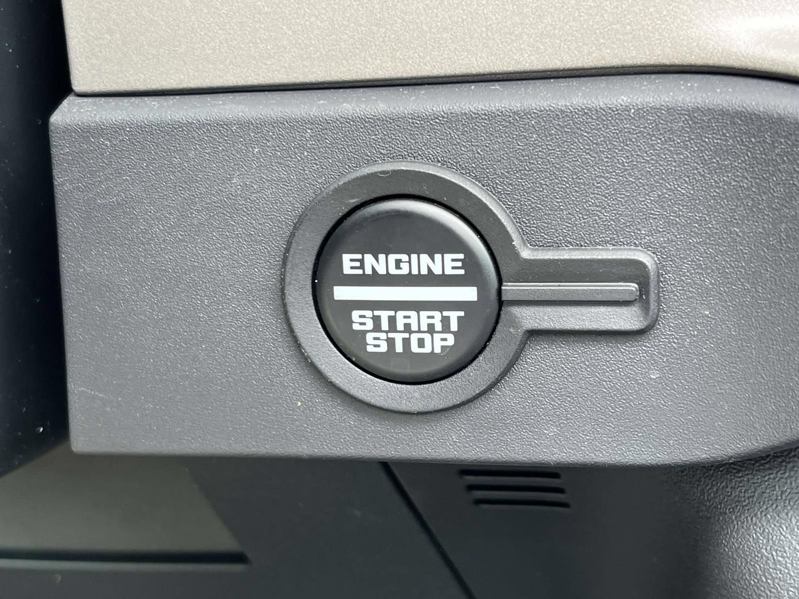 Certified 2025 Ford Bronco Outer Banks AWD/4WD image 30
