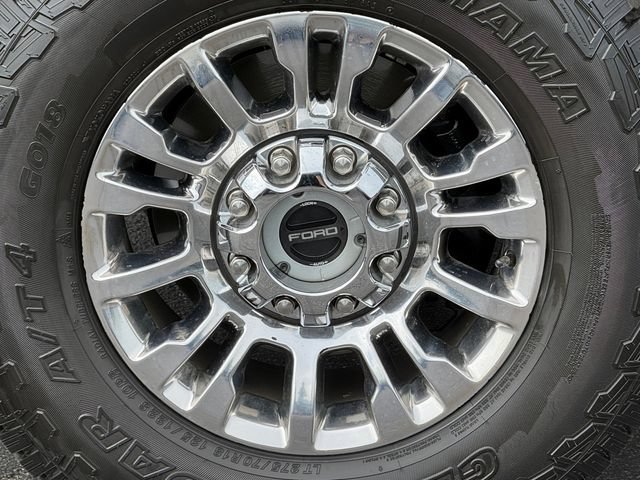 Certified 2020 Ford F250 XLT w/ XLT Premium Package AWD/4WD image 17
