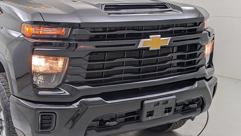 Used 2024 Chevrolet Silverado 2500 Custom w/ Custom Value Package AWD/4WD image 40