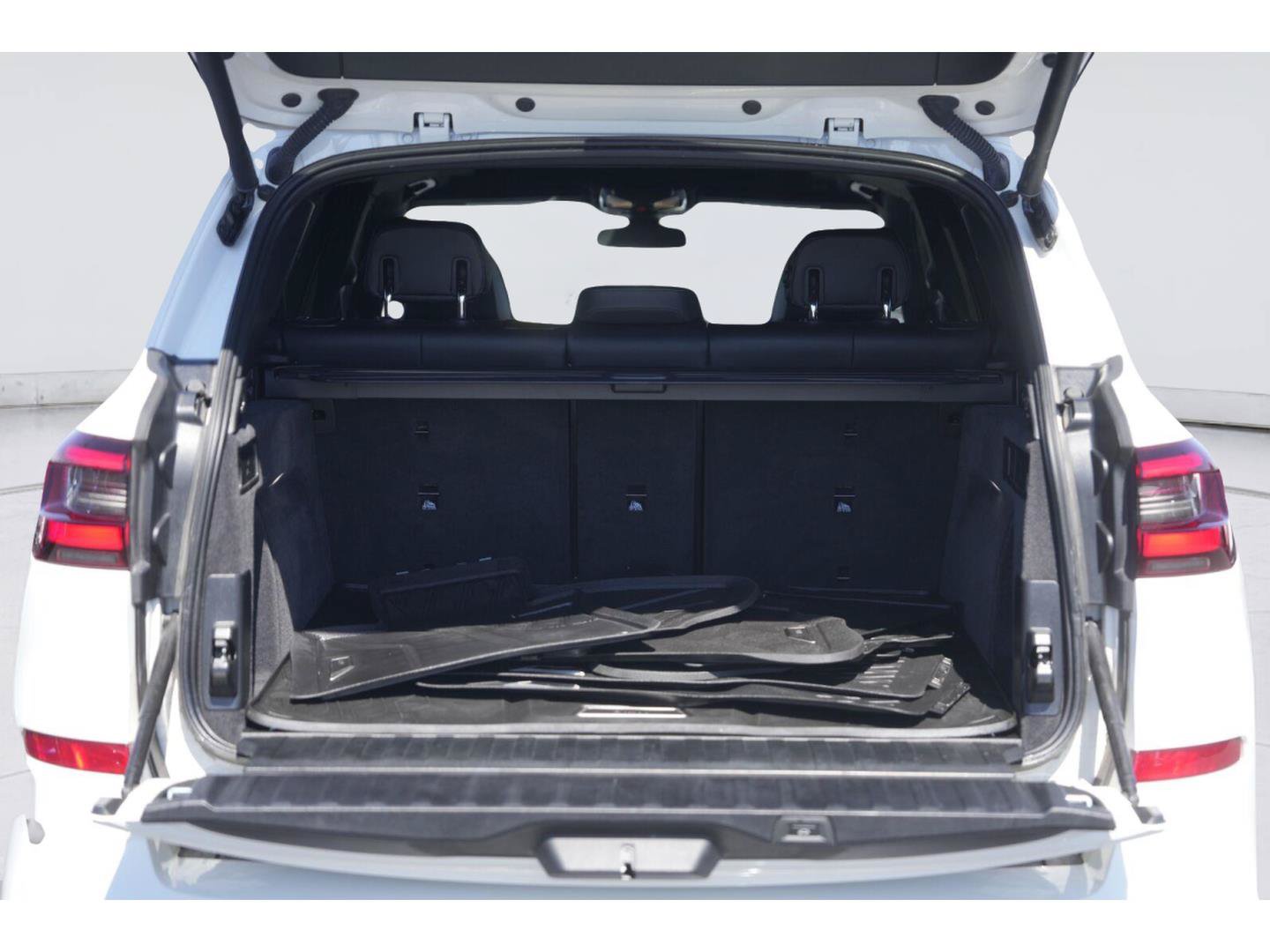Used 2023 BMW X5 xDrive40i w/ M Sport Package AWD/4WD image 31