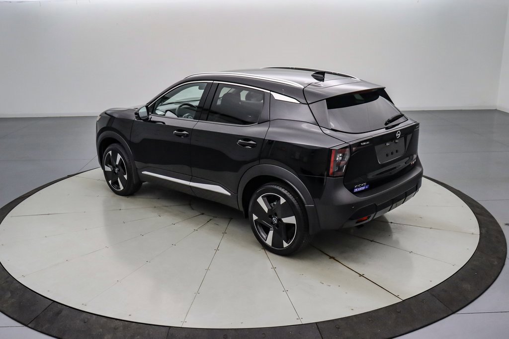 Used 2025 Nissan Kicks SR image 3