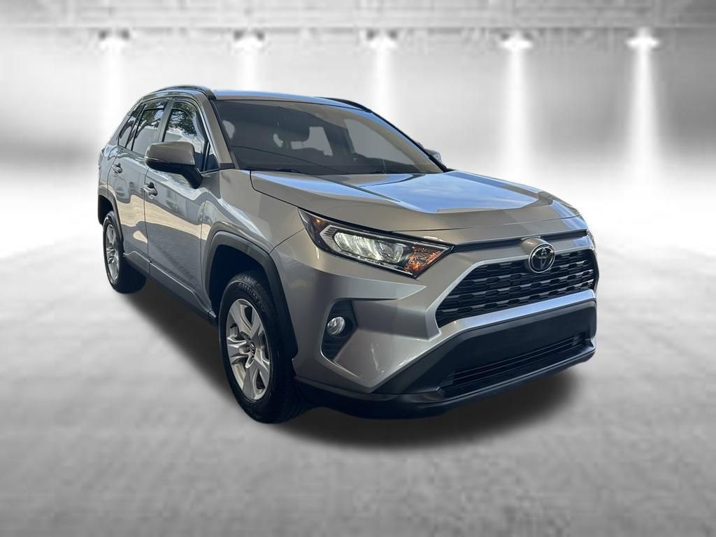 Used 2020 Toyota RAV4 XLE FWD image 2