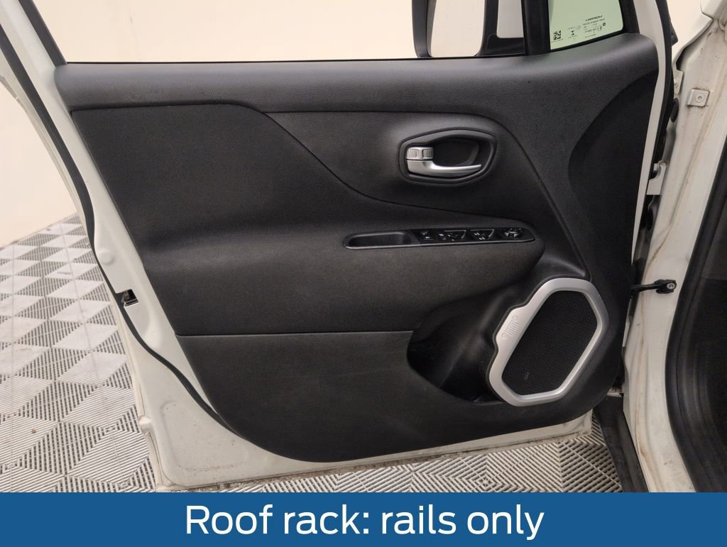 Used 2021 Jeep Renegade Latitude image 32