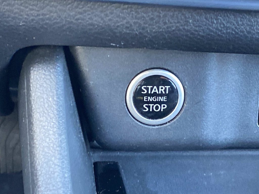 Used 2023 Nissan Rogue SV AWD/4WD image 27