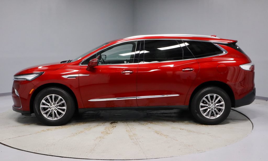 Used 2024 Buick Enclave Premium AWD/4WD image 9